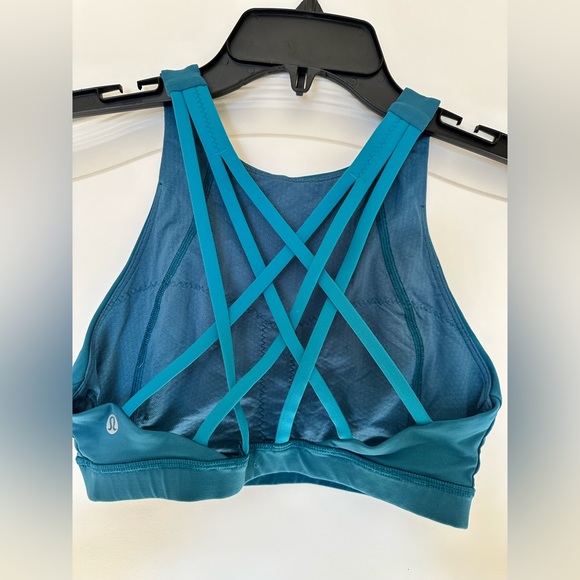 Lululemon high neck energy sports bra size 4 - Picture 2 of 3